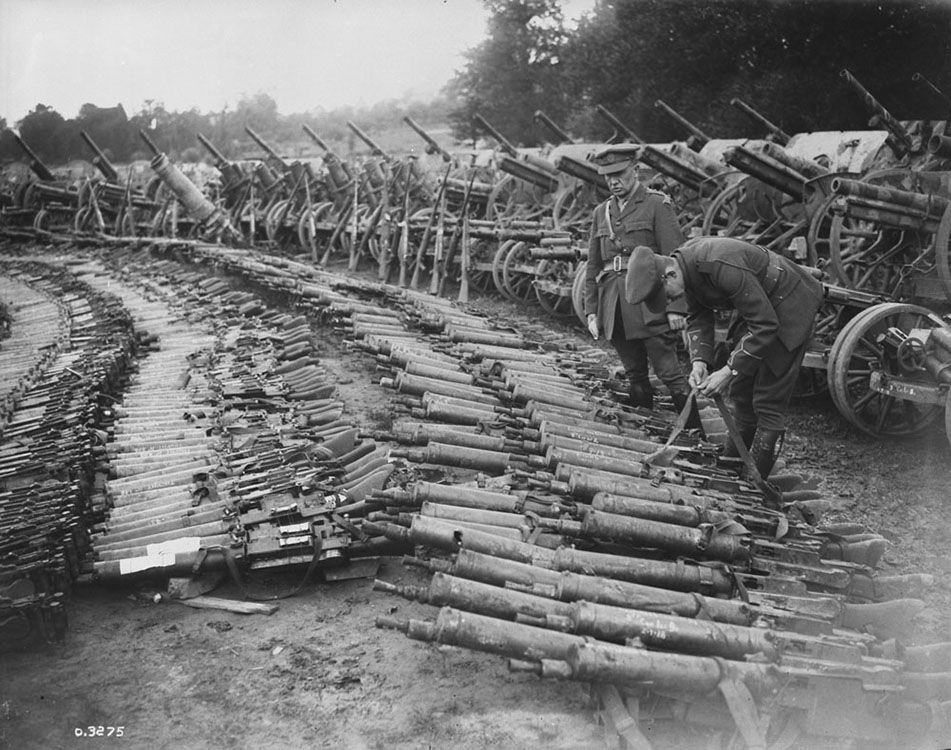  Captured German military weapons, including the MG08/15s machine-gun, during the First World War. This was the type of machine-gun found during excavations at Hastings Park. Courtesy Seaforth Highlanders Museum.