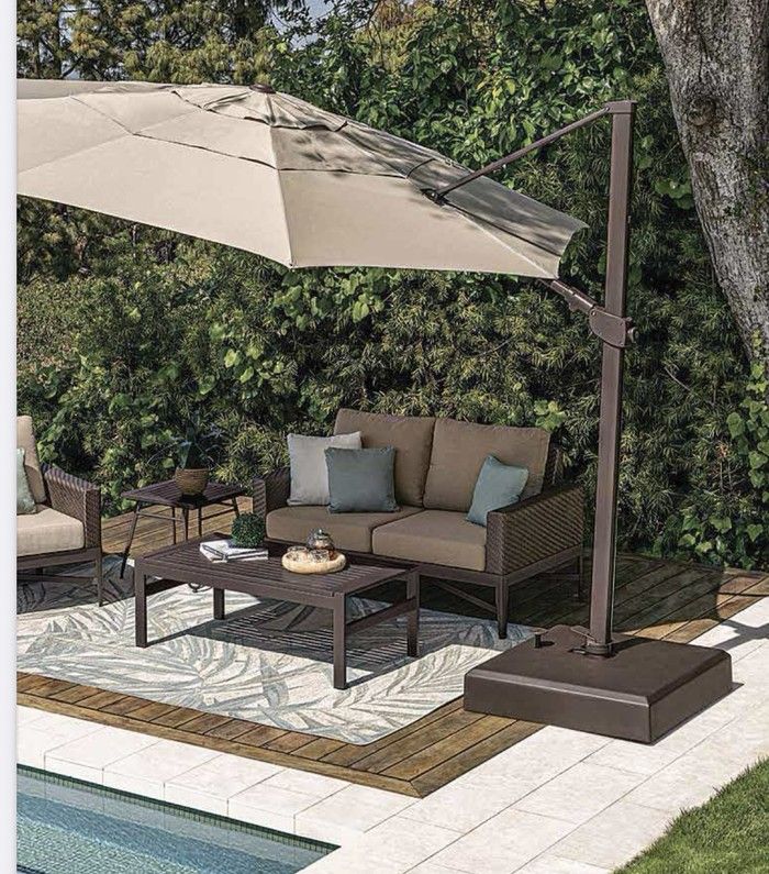  One of the quickest ways to add a pop of colour to an exterior living space is with an outdoor rug or carpet.