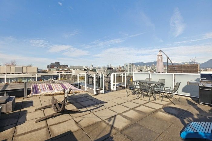  Home has 630-square-foot private rooftop deck that offers 360-degree city and mountain views.