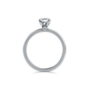 An engagement ring from Château d'Ivoire.