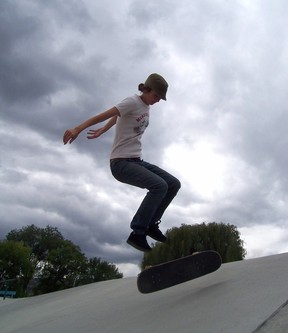 0913 Girl Gangs, Zines, and Powerslides