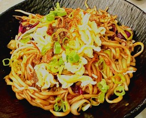 golden smell mee vancouver restaurant review
