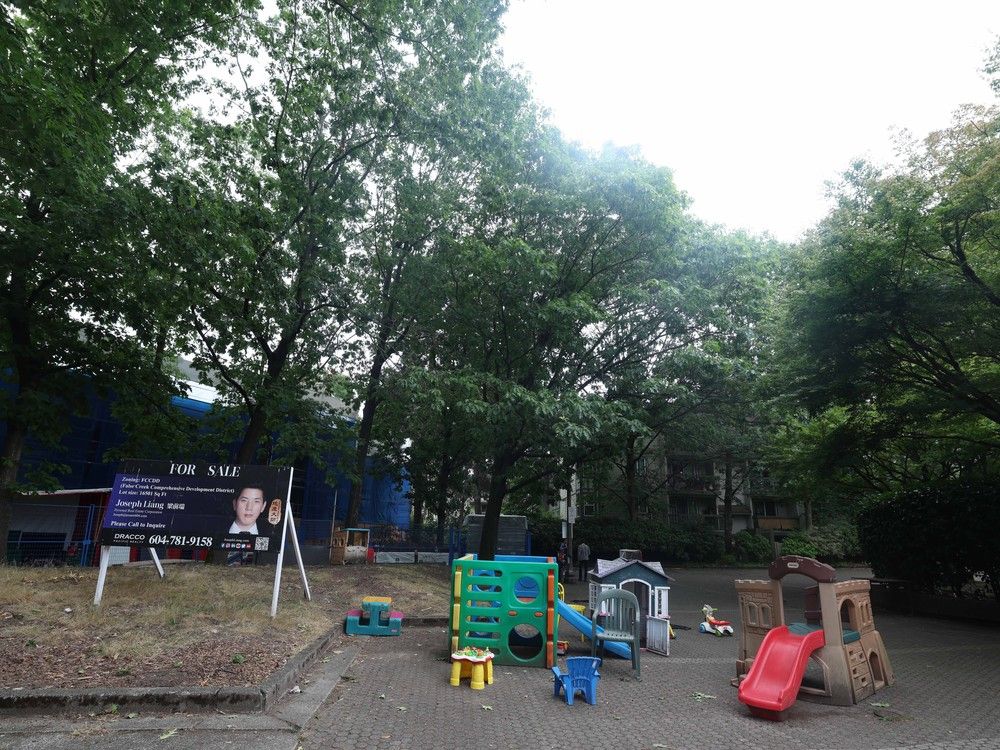     The list for the 16,500 four-hand ft. Lot on 500 Starboard Square in False Creek states that real estate tax was $ 16 in 2024.