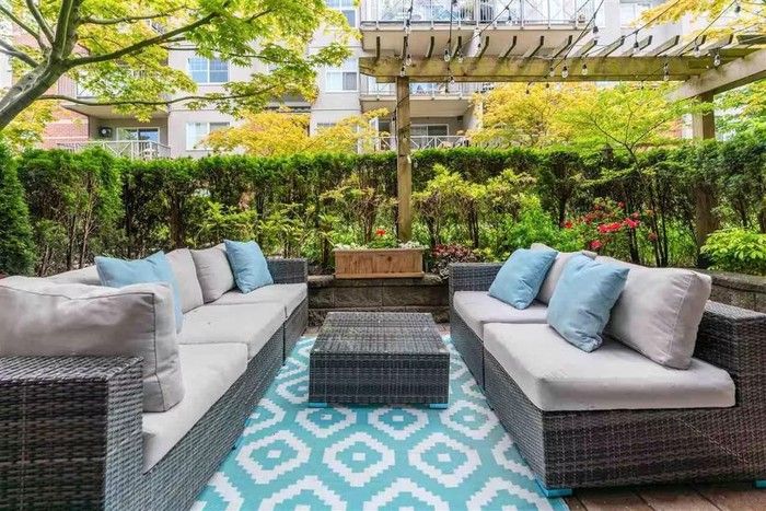  A 200-square-foot private garden patio.