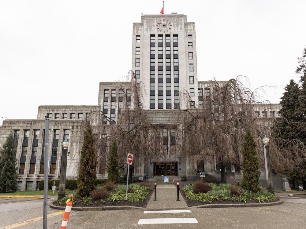 Vancouver election heats up with seven parties and five mayoral candidates in the mix