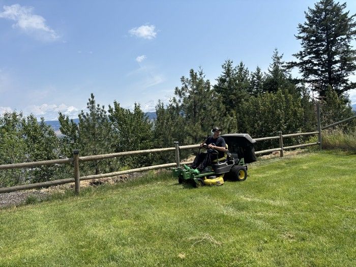 Rodney Wells mowing Wayne Heinen’s lawn two days before he died in June 2025. Rodney Wells mowing Wayne Heinen’s lawn two days before he died in June 2025.