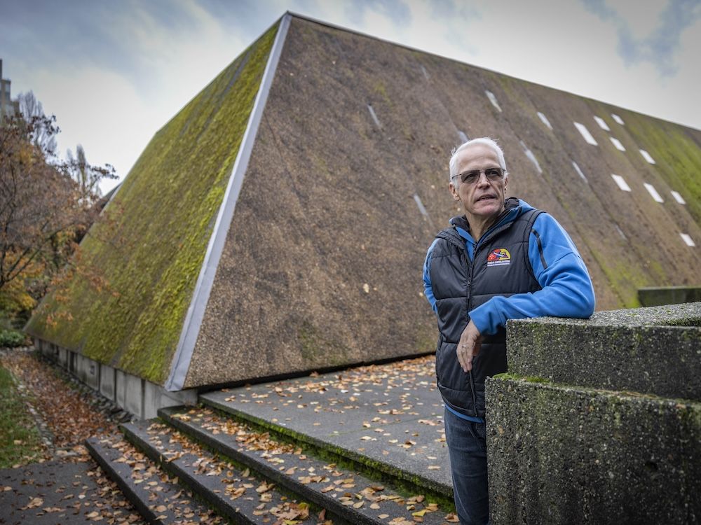 Lack of transparency 'beyond frustrating' for swim clubs displaced from Vancouver Aquatic Centre