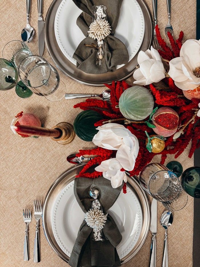 Vintage-inspired glassware and bejewelled fruits add sparkle to Marrimor’s layered holiday table. Vintage-inspired glassware and bejewelled fruits add sparkle to Marrimor’s layered holiday table.