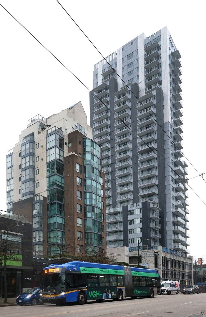  the building at 2538 birch st.