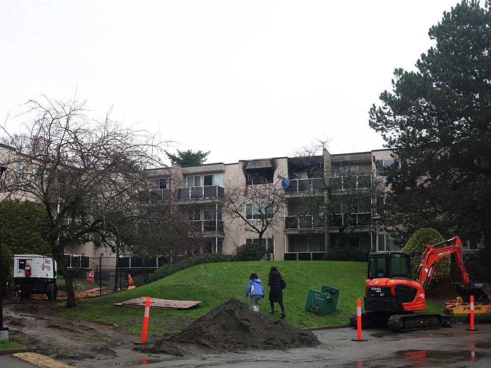 the fire in an apartment building near seventh avenue and broadway street in the steveston neighbourhood was reported shortly before 8 p.m. on tuesday