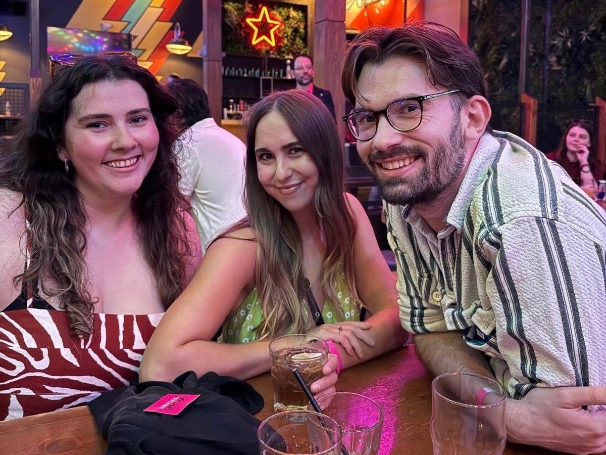  Handout photo of Thursdays dating mixer. Ellie and her roommate Alice pitched each other as dates at the event. At the table left to right: Ellie Fraser, Sofie Holland and Matt