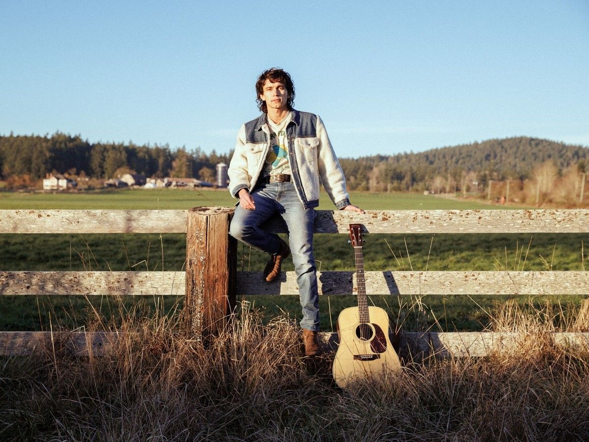 B.C. actor-musician debuts new Kevin Kline-Laura Linney series and first album