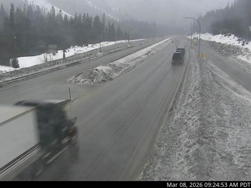 Highway cam near the summit of the Coquihalla.
