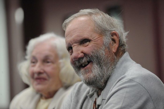  Legendary hockey coach Ernie (Punch) McLean with wife Fran at a news conference at Burnaby 8-Rinks on Aug. 24, 2009, after he disappeared in northern B.C. and was rescued.
