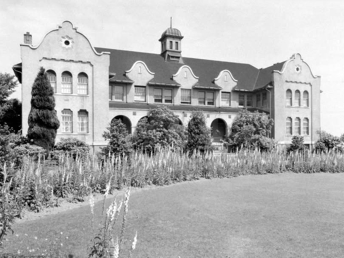 The Girl's Industrial School at 868 Cassiar Street in Vancouver, in 1934. The school  later moved to Burnaby and become the Willingdon Industrial School for Girls. It closed for good in 1974. 