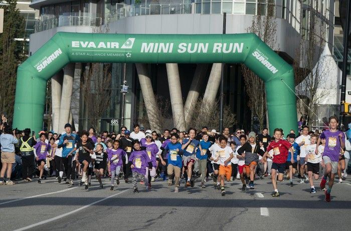 Kids and families walk and run the 2026 Mini Sun Run on April 19, 2026.