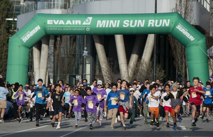 Kids and families walk and run the 2026 Mini Sun Run on April 19, 2026.