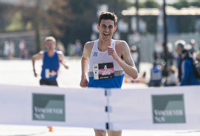 Justin Kent takes the top time in the Vancouver Sun Run's 10k race.
