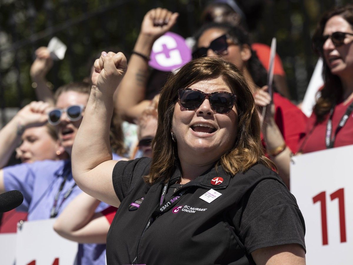 Nurses, B.C. government agree on tentative deal to avoid strike