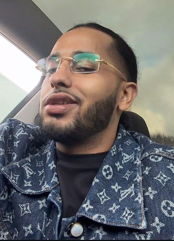  Naseem Mohammed posted on his Instgram account that he was back in Surrey two days before his murder.