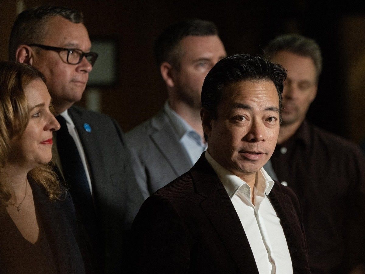 Ken Sim hanging on as front-runner for mayor in looming Vancouver election