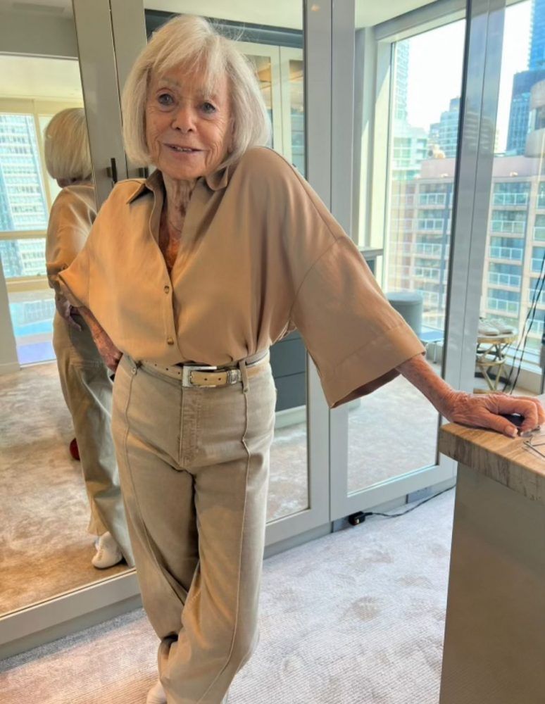  Frances Belzberg was in remarkable shape into her 99th year. Her daughter Lisa sent this photo with the note “Decked out in Aritzia 4 months ago …”
