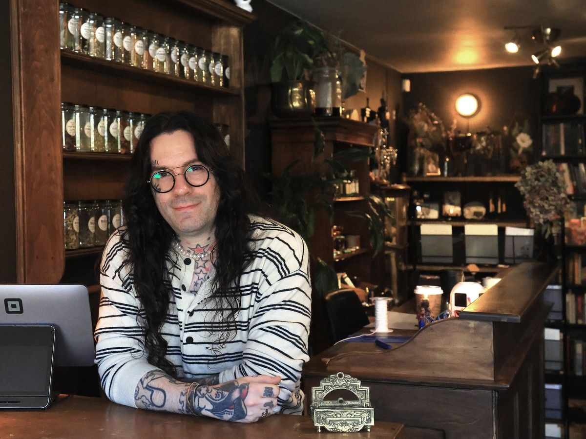 Witch store