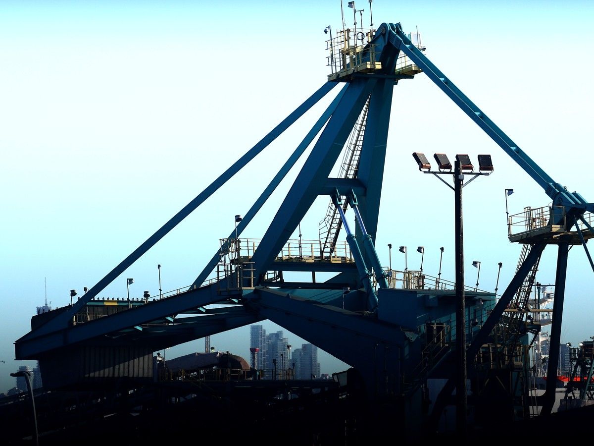 Loading machinery Neptune Bulk Terminals in North Vancouver, which handles bulk products such as potash and coal.