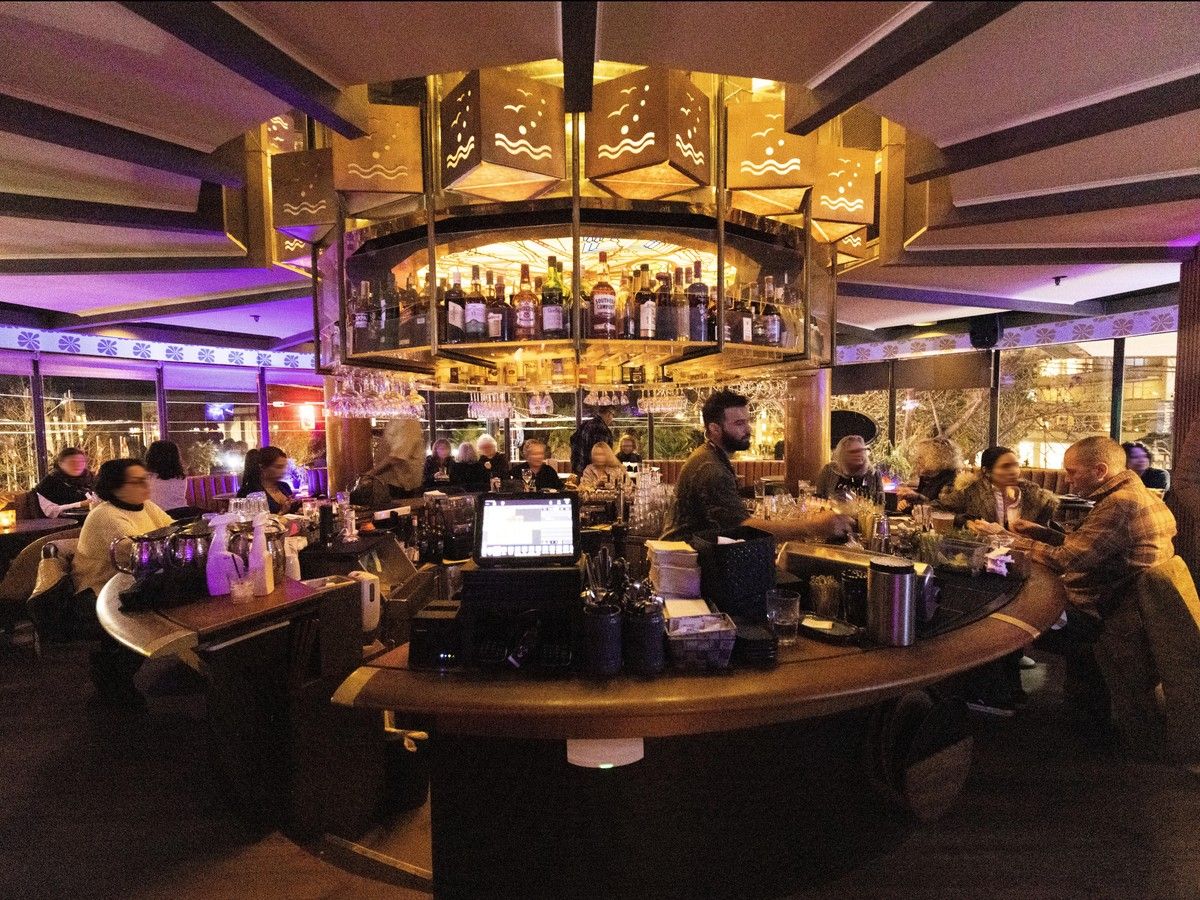 Vancouver's Bayside Lounge set to close after 47 years
