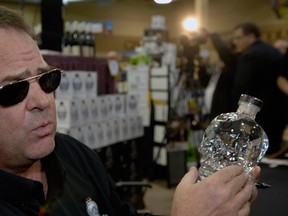 In this file photo, Dan Ackroyd touts new brand of alcohol in a Saskatchewan liquor store. (BRYAN SCHLOSSER/Leader-Post)