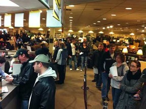 Long lines on Boxing Day at Tepperman's. (Photo By: Dax Melmer)