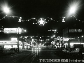 Corner of Ouellette and Wyandotte St. looking north. Downtown Windsor 1962. (The Windsor Star-File)