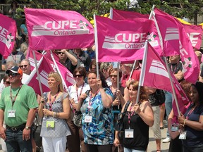 CUPE members rally at Charles Clark Square in Windsor, Ont. on May 24, 2012. (Jason Kryk / The Windsor Star)