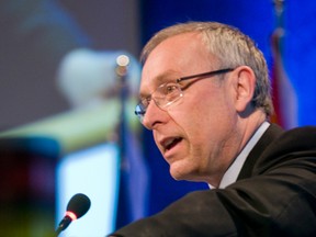 Dr. Douglas Weir, president of the Ontario Medical Association, is seen speaking to doctors in this August 2009 file photo. (Liam Richards / Saskatoon Star Phoenix)