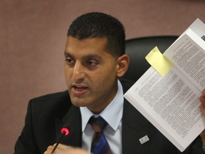 Windsor Mayor Eddie Francis makes a point during a city council meeting Monday, July 9, 2012, in Windsor, Ont. (Windsor Star / DAN JANISSE)