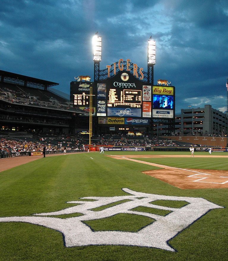 Detroit: Witness an Detroit Tigers Major League Baseball Game at Comerica  Park