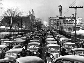 Hundreds of cars form a barricade around the strikebound Ford Motor Company plant on Riverside Drive int his Nov. 6, 1945 file photo. (Windsor Star files)