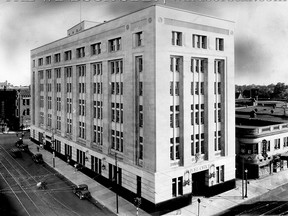 Sept.3/1934-The new downtown Windsor Federal building. on Ouellette Ave. looking west from the corner of Ouellette Ave. and Pitt St. (The Windsor Star-FILE)