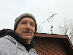 Local fans are rushing to get  TV antennas up in time for the Super Bowl this Sunday so they won't miss a minute of the action -- and we're talking commercials here, not football.