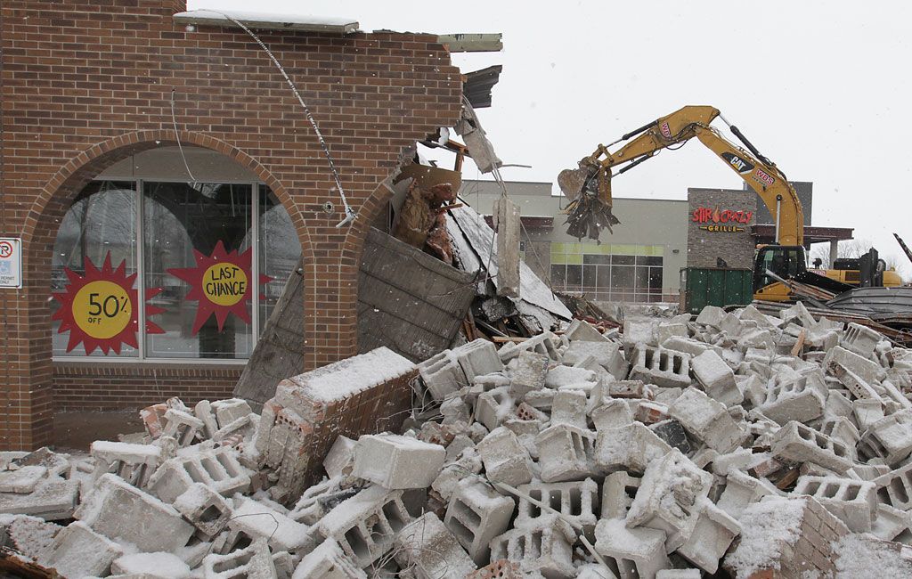 Photos: Demolition of Lighting Boutique in Windsor | Windsor Star