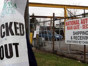 National Auto Radiator picket line Tuesday April 16, 2013.  Workers were locked out of the automotive parts plant and retirees lost their health benefits.  (NICK BRANCACCIO/The Windsor Star)