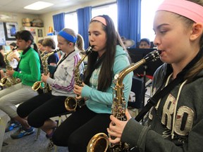 Grade seven students from Southwood Public School in Windsor  during music class at the South Windsor school on April 30, 2013. (JASON KRYK/The Windsor Star)