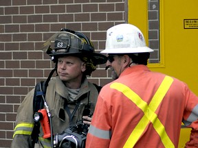 Windsor Fire and Rescue Services responds to a fire at Wheelton Manor, an apartment building in the 300 block of Glengarry Avenue. (ROB BENNEIAN/Special to the Star)