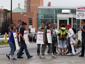 CUPE Local 1393 members on the picket line after efforts to resolve a contract dispute with University of Windsor failed, Monday September 09, 2013.  (NICK BRANCACCIO/The Windsor Star)