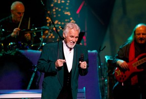 Kenny Rogers is seen in this file photo. (Photo by Wayne Cuddington, Ottawa Citizen)
