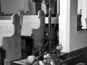 Examples of the bountiful produce of area farms and gardens will be in evidence at many churches Sunday as members celebrate Thanksgiving Sunday. Pumpkins, grapes, cabbages and squashes will provide a colorful setting at St. Aidan's Anglican Church, Westminister Blvd. and Wyandotte St. on Oct. 8, 1966. (Mike Bunt/Windsor Star)