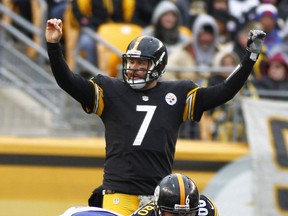 Steelers quarterback Ben Roethlisberger, centre, calls a play against the Buffalo Bills at Heinz Field in Pittsburgh. (Photo by Justin K. Aller/Getty Images)