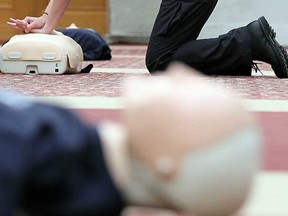 File photo of cardiopulmonary resuscitation being performed on a dummy in a CPR class. (Windsor Star files)