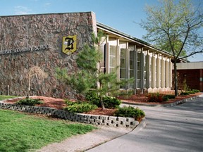 Riverside high school in Windsor, Ont. (Google image)