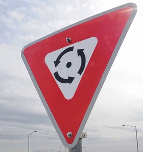 File photo of a sign for a roundabout. (Windsor Star files)